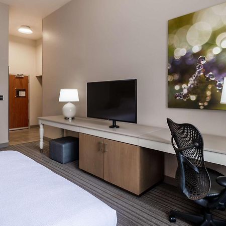 Hilton Garden Inn Bakersfield Bagian luar foto