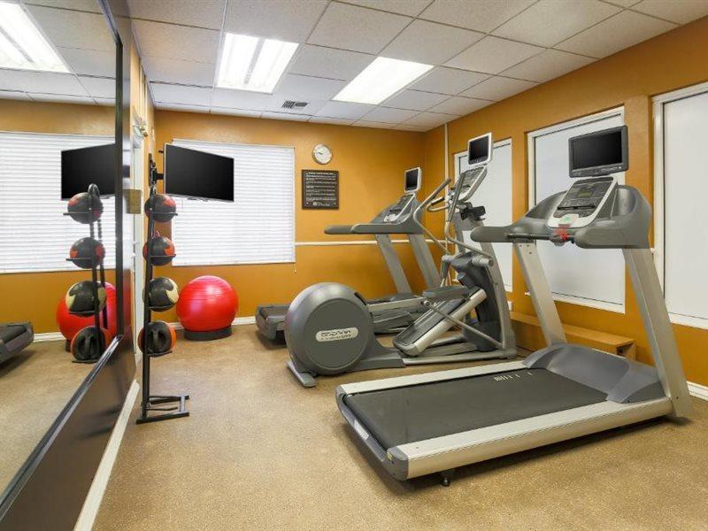 Hilton Garden Inn Bakersfield Bagian luar foto