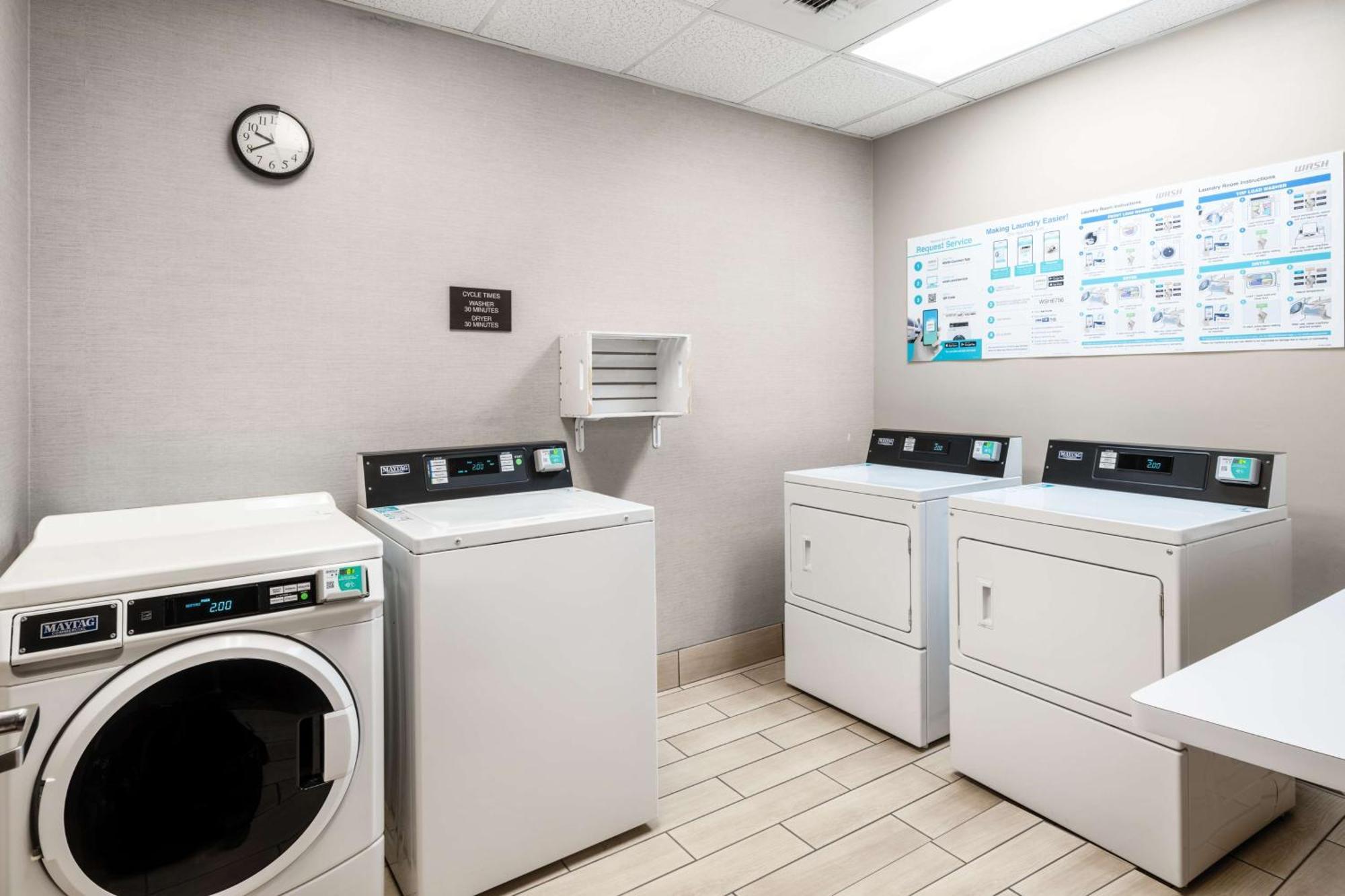 Hilton Garden Inn Bakersfield Bagian luar foto