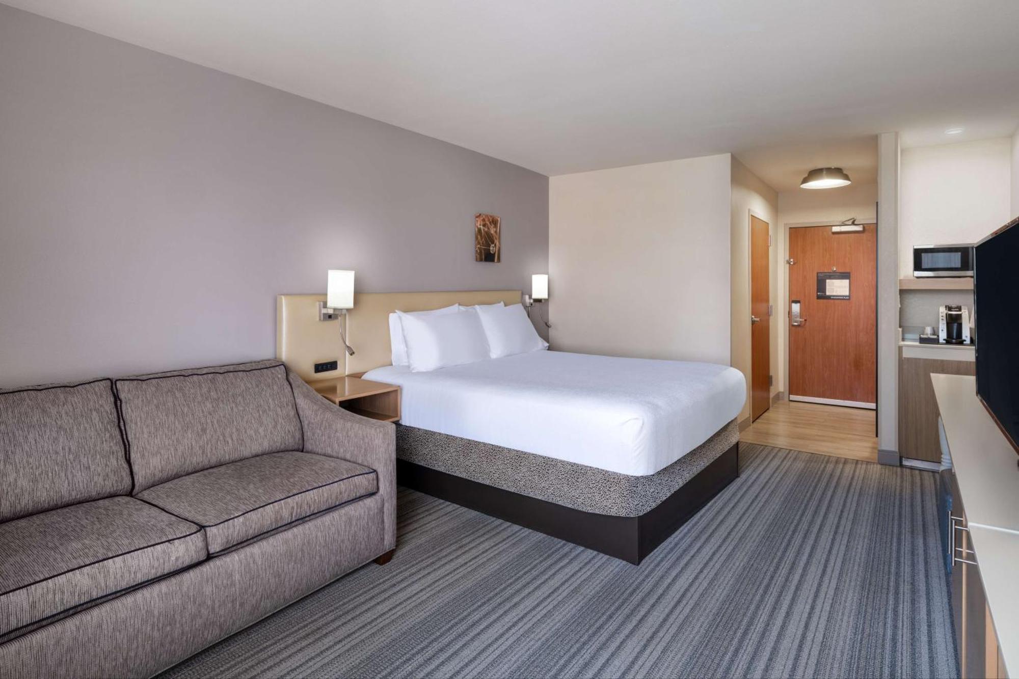 Hilton Garden Inn Bakersfield Bagian luar foto