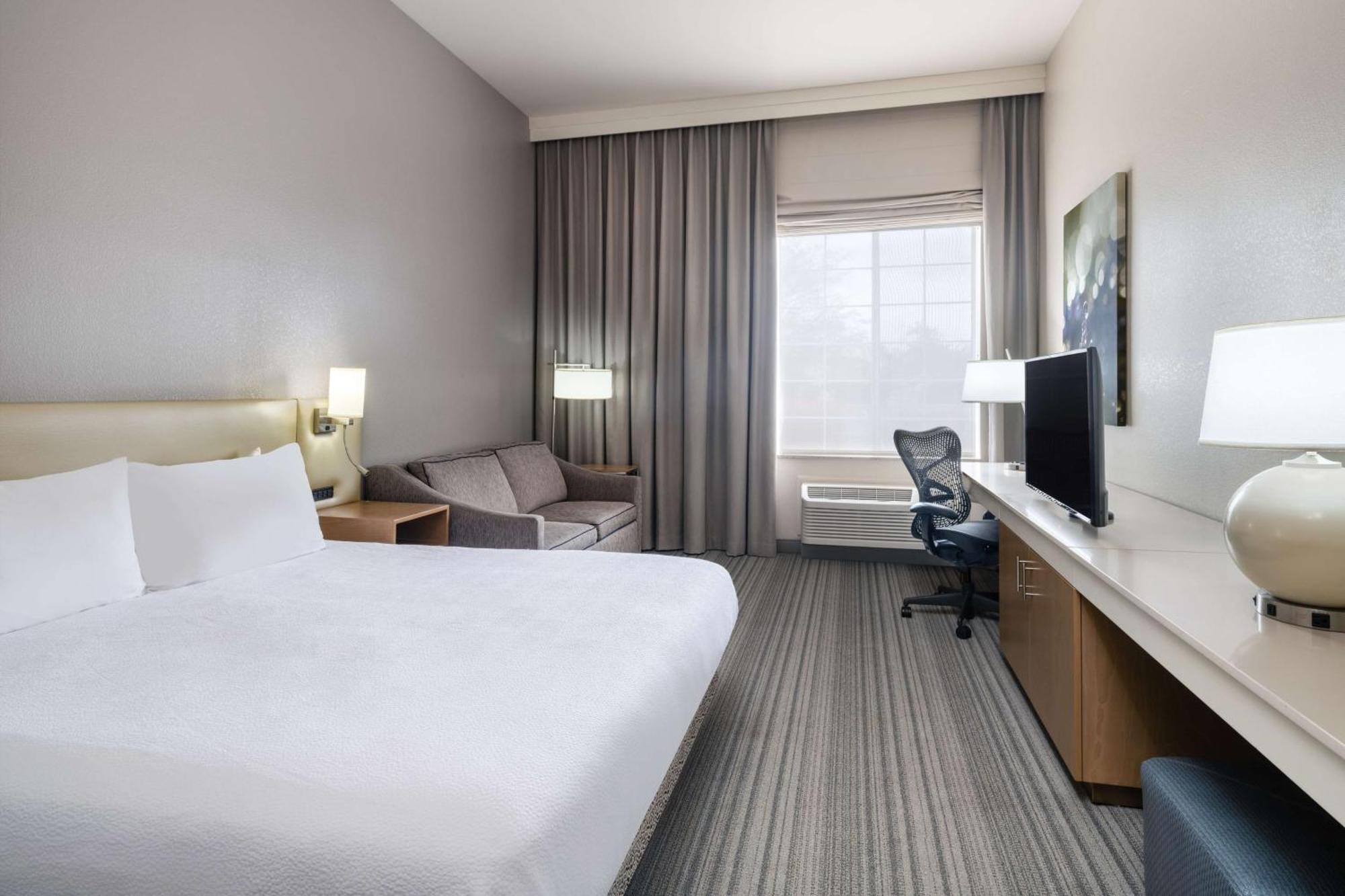 Hilton Garden Inn Bakersfield Bagian luar foto
