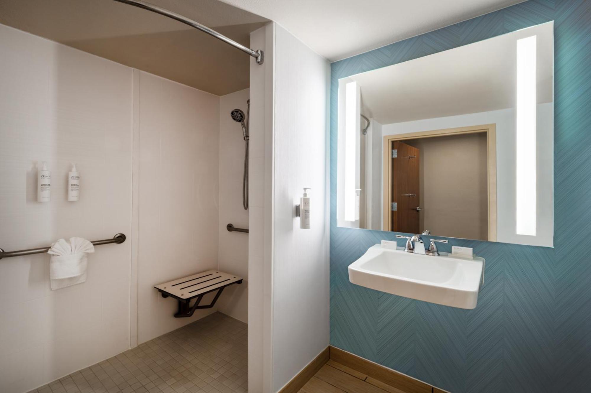 Hilton Garden Inn Bakersfield Bagian luar foto
